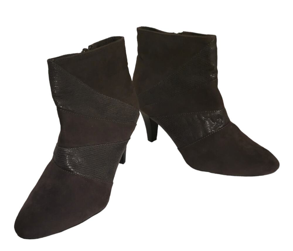 Karen Scott Women's Dark Grey/Brown Side Zip Ankle Bootie Heels Size 8